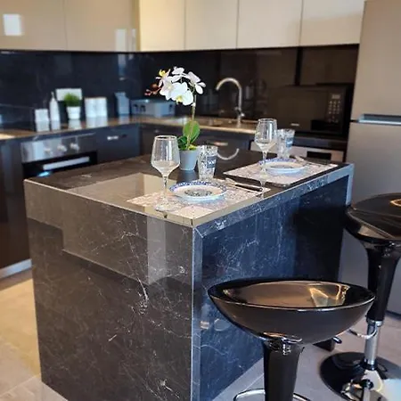 Prime Beachfront On Finikoudes شقة *