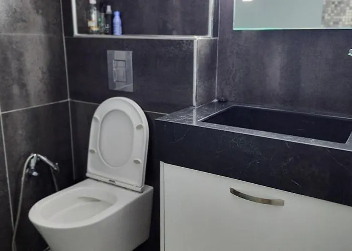 Prime Beachfront On Finikoudes Apartmán *